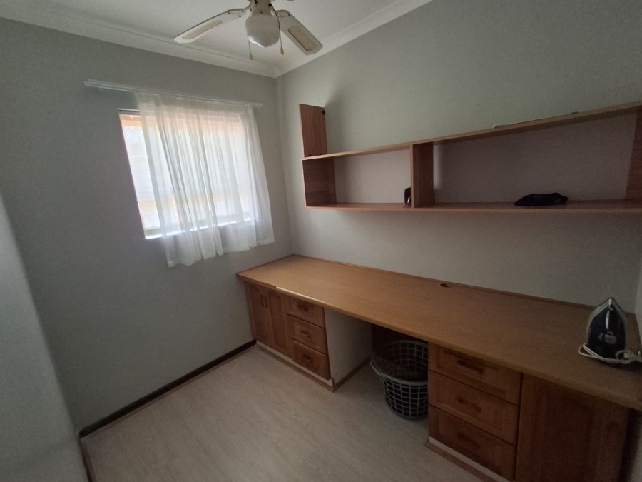 To Let 3 Bedroom Property for Rent in Summerstrand Eastern Cape